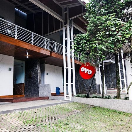 Oyo 229 Hi Quality Hotel Bandung Exterior photo