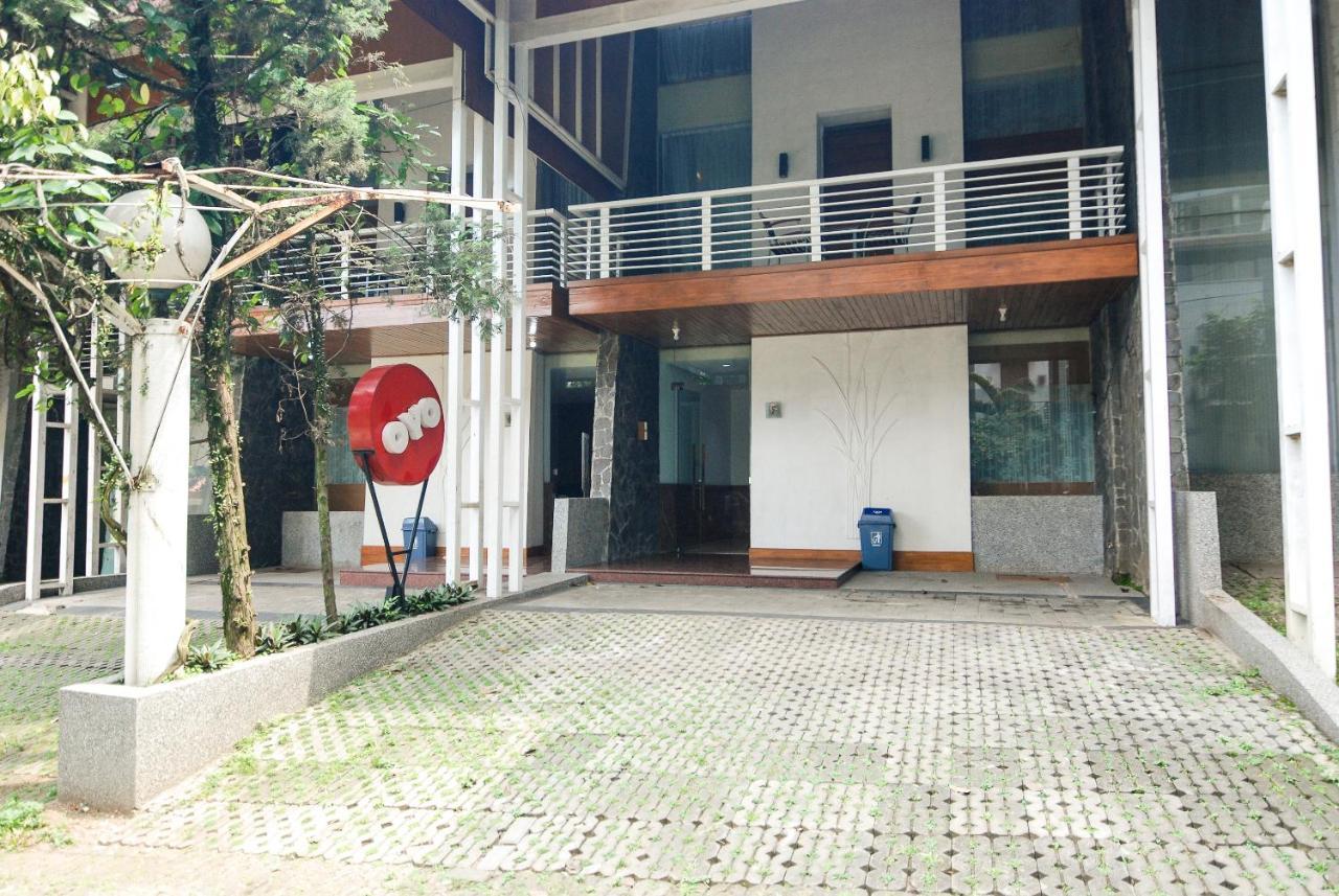 Oyo 229 Hi Quality Hotel Bandung Exterior photo
