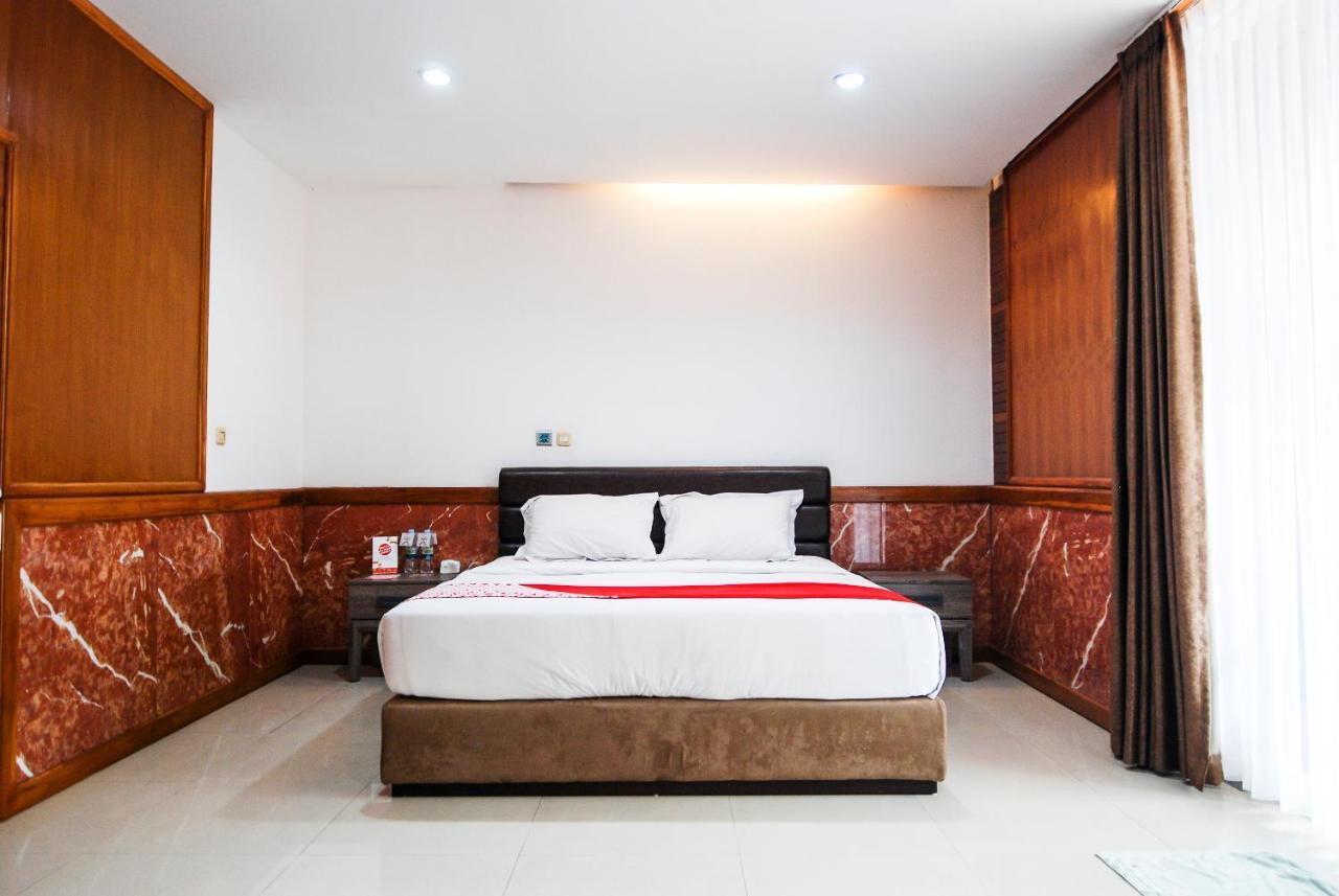 Oyo 229 Hi Quality Hotel Bandung Exterior photo