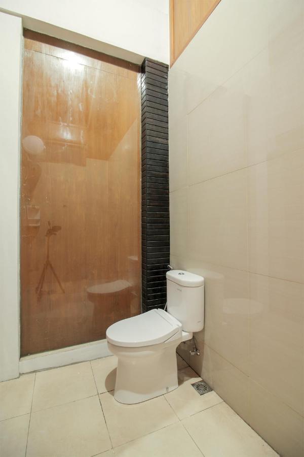 Oyo 229 Hi Quality Hotel Bandung Exterior photo