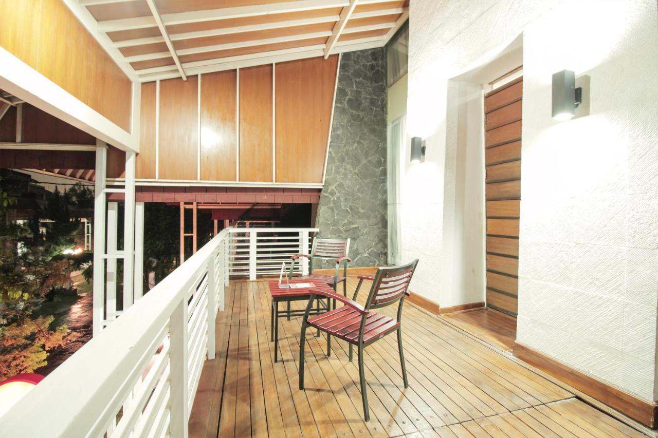 Oyo 229 Hi Quality Hotel Bandung Exterior photo
