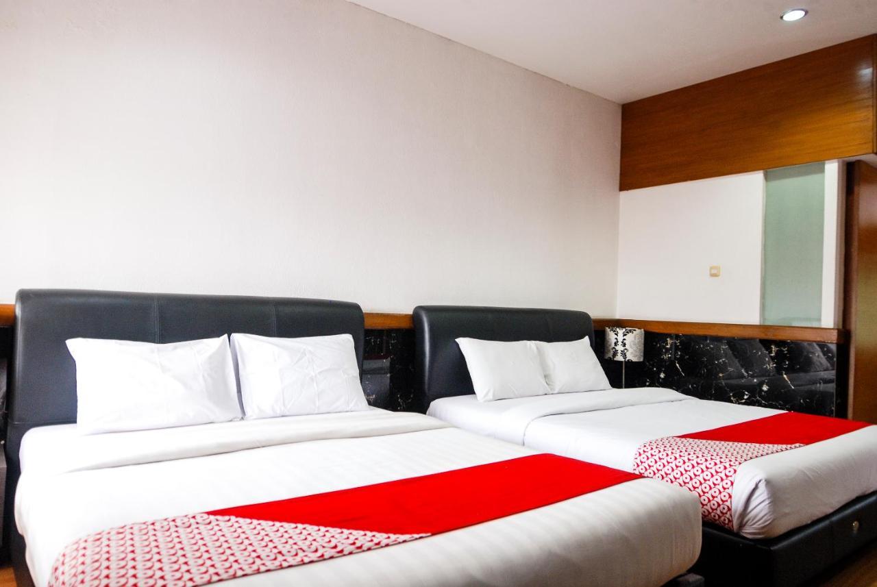 Oyo 229 Hi Quality Hotel Bandung Exterior photo