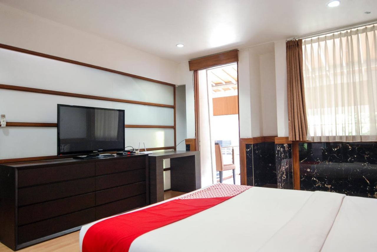 Oyo 229 Hi Quality Hotel Bandung Exterior photo