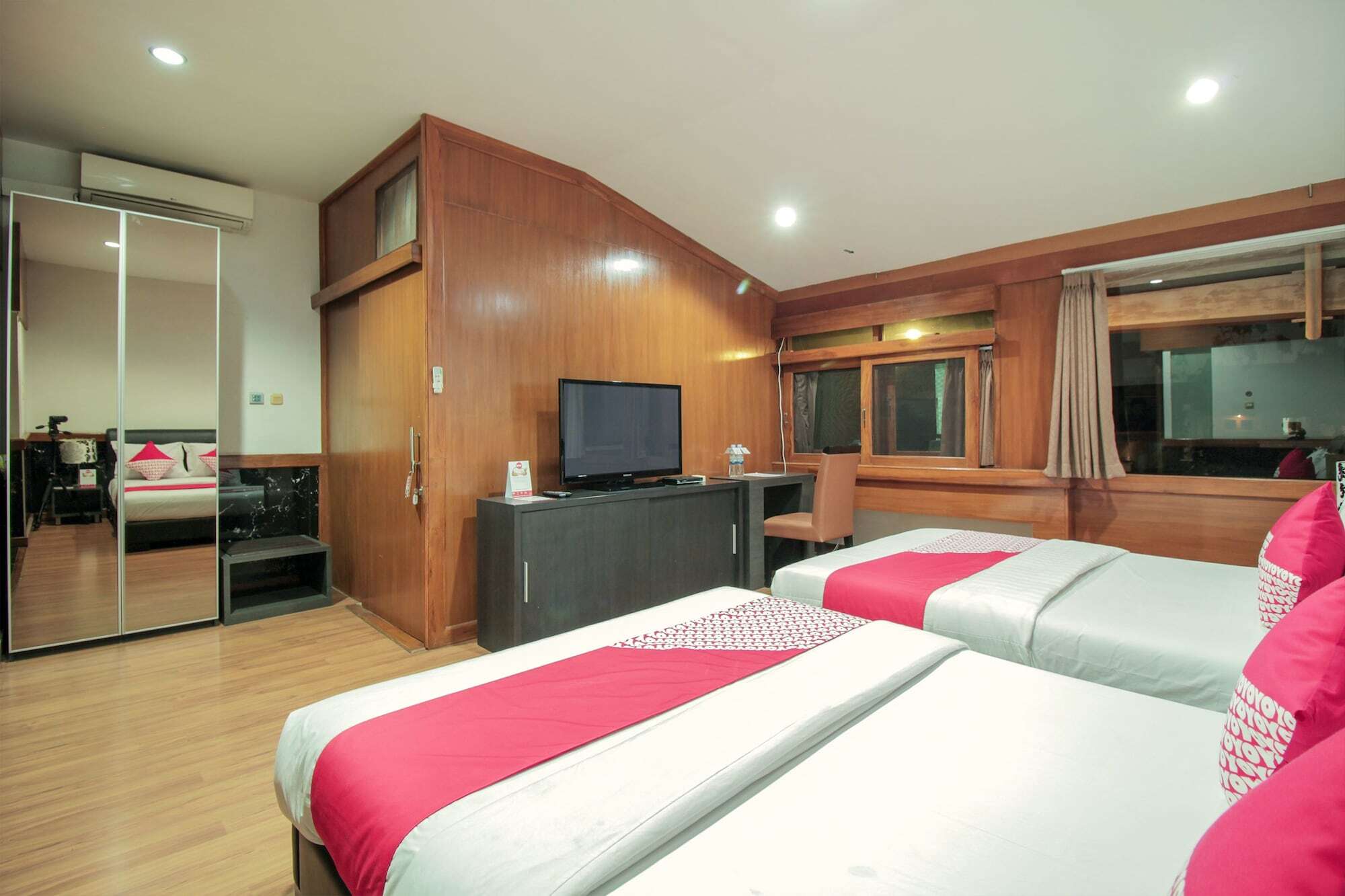 Oyo 229 Hi Quality Hotel Bandung Exterior photo